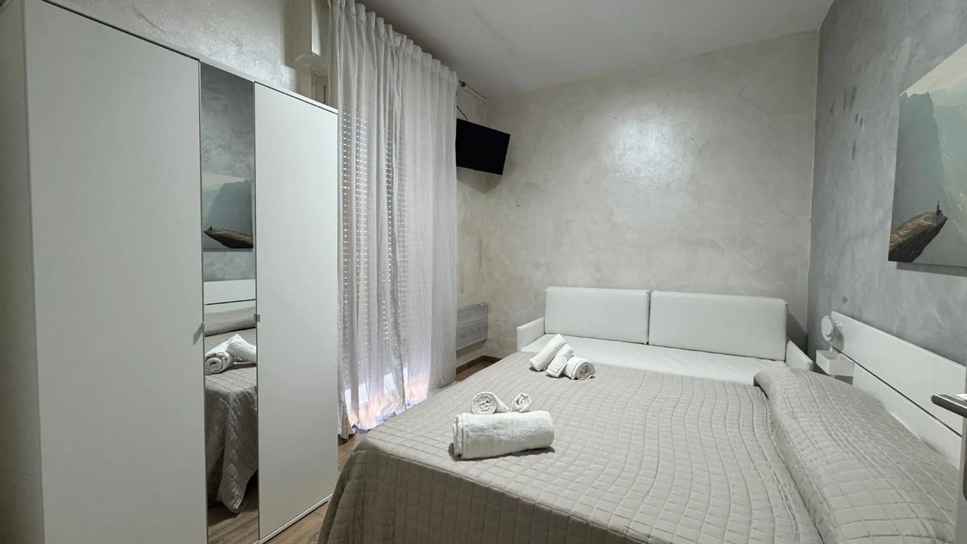 **  Hotel Eriale Rimini Italy