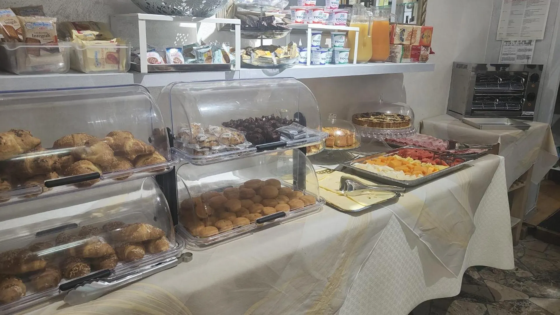 厄雷亚勒酒店 里米尼