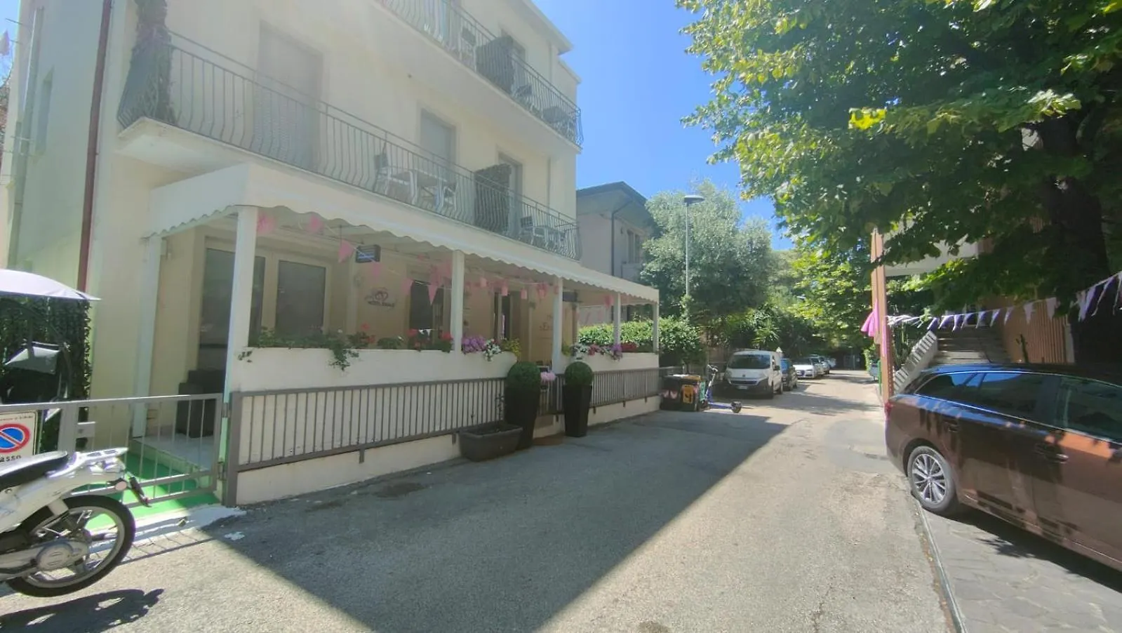 Hotel Eriale Rimini 2*,  Italien