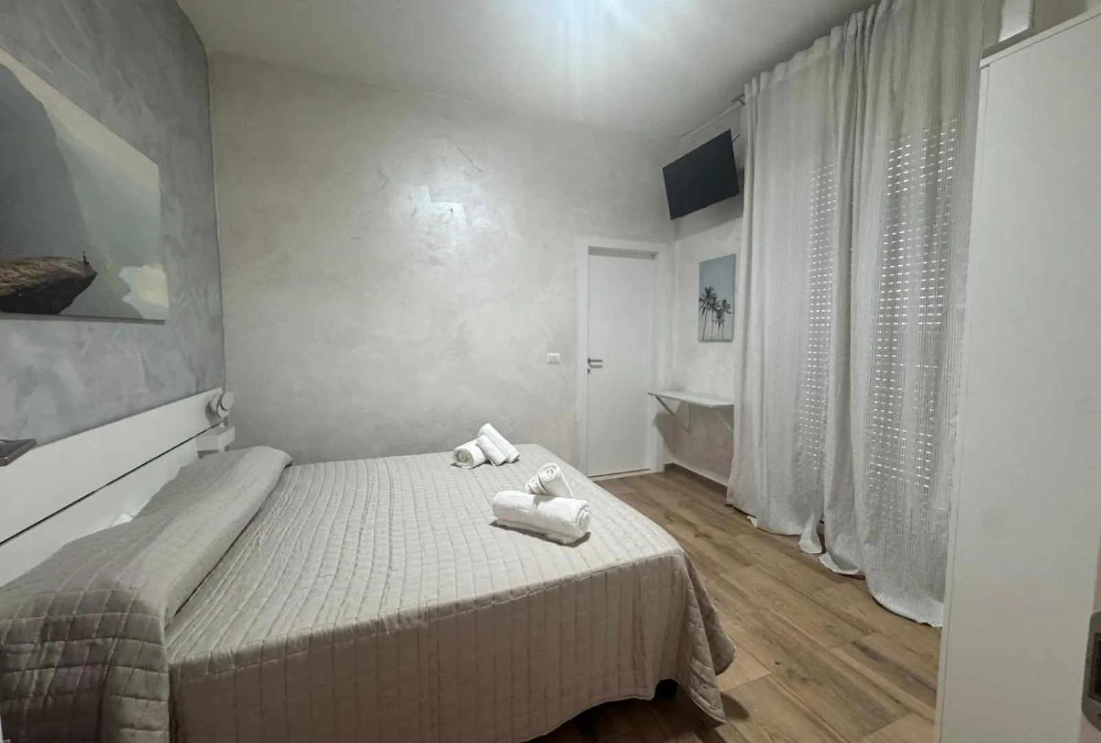 Hotel Eriale Rimini 2*,  Italy