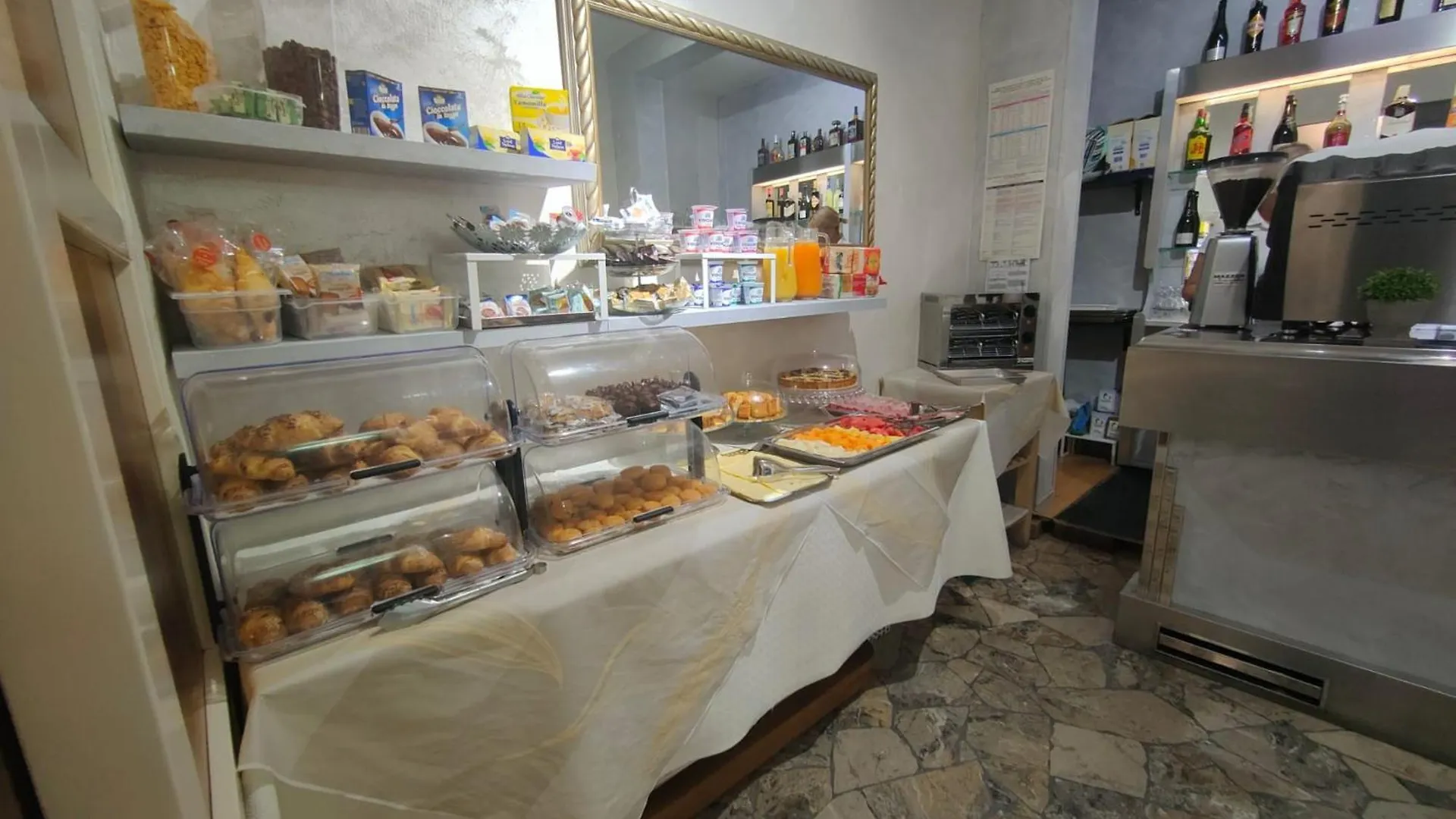 Hotel Eriale Rimini 2*,